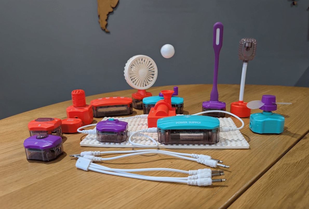 Little Electronics Vatos kit for a children’s birthday party
